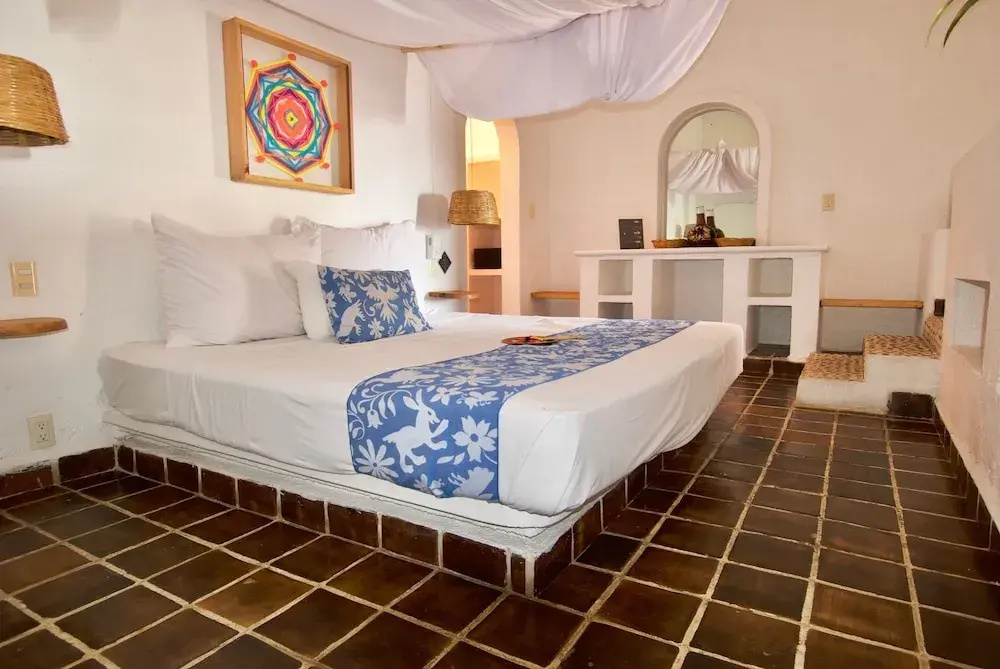 Standard room with partial sea view