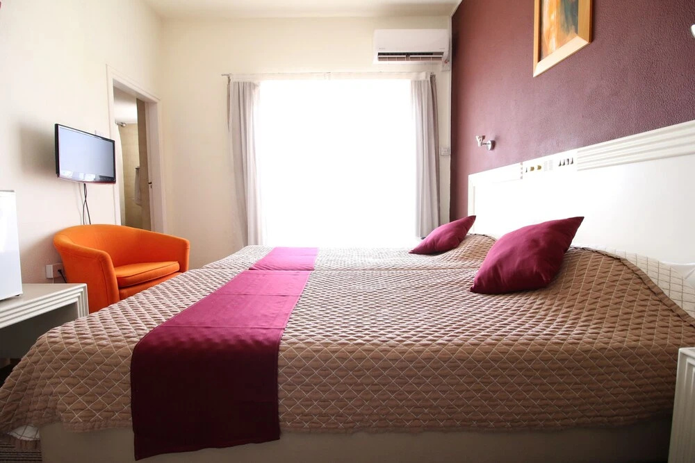 Economy room