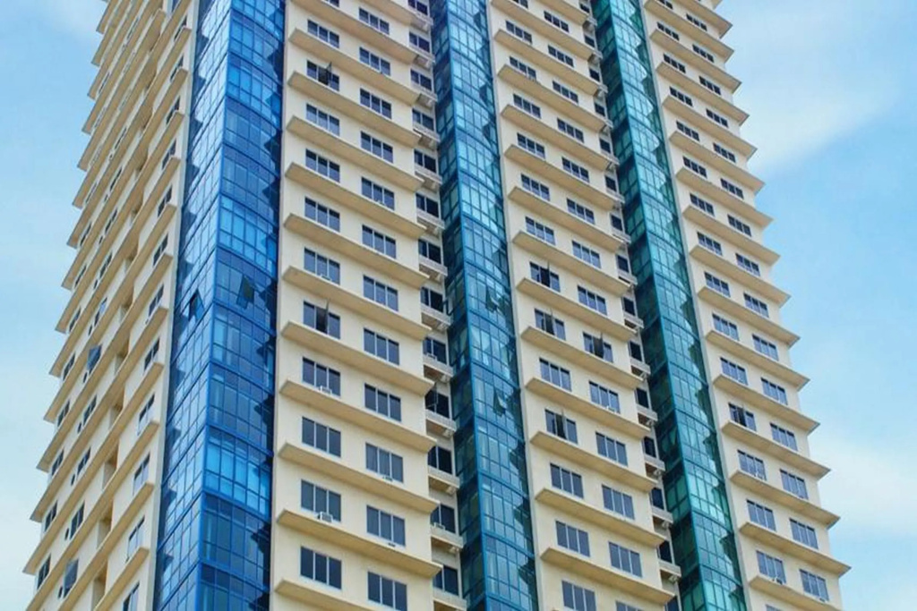 Astoria Plaza