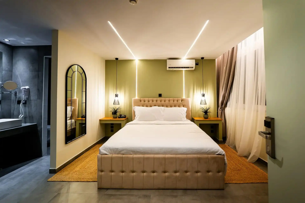 Deluxe Suite with city view