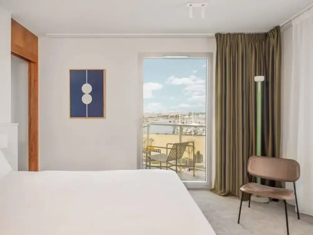 Family Suite with balcony and with harbour view