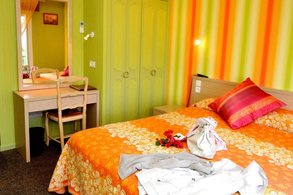 Logis Hotel Aux Tauzins - Général