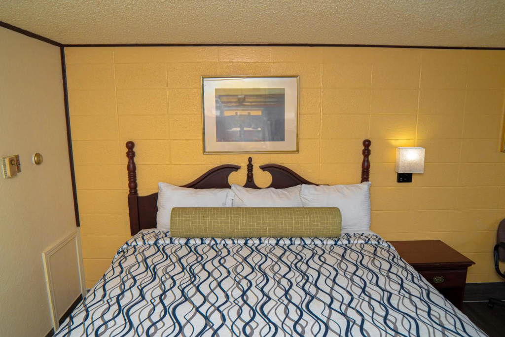 South Wind Inn — 2