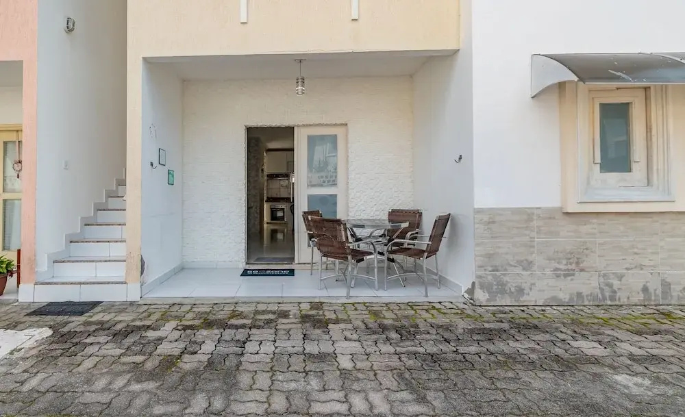 House With Pool and Barbecue Porto S. - BA Flo001