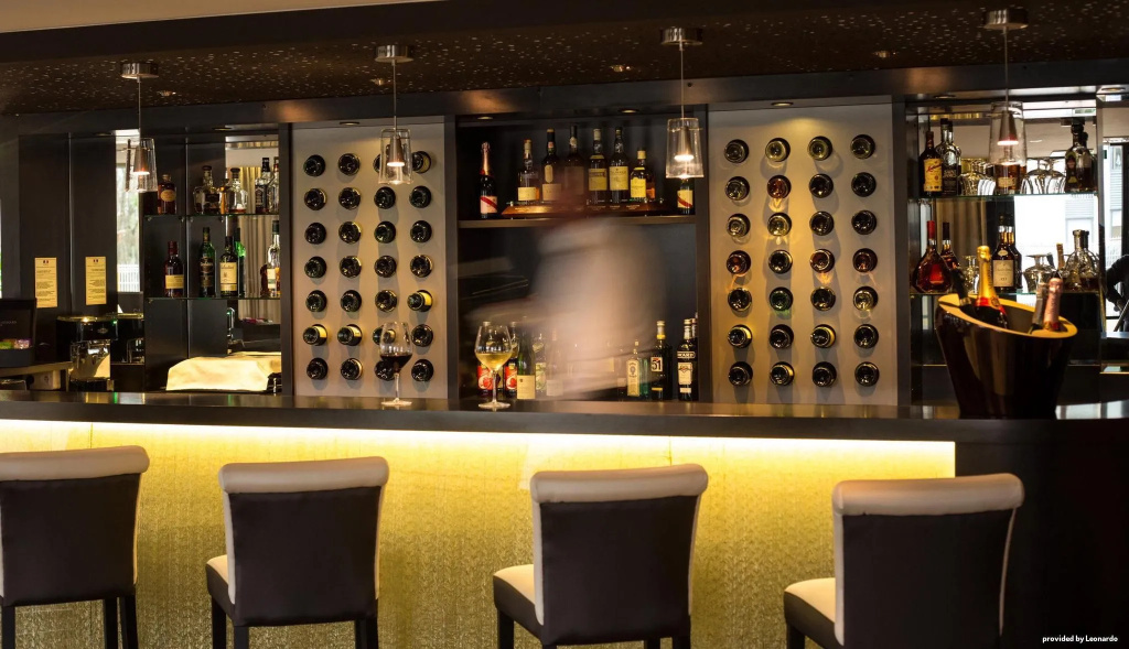 Food & Beverage