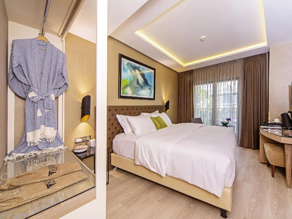 Double room (full double bed)