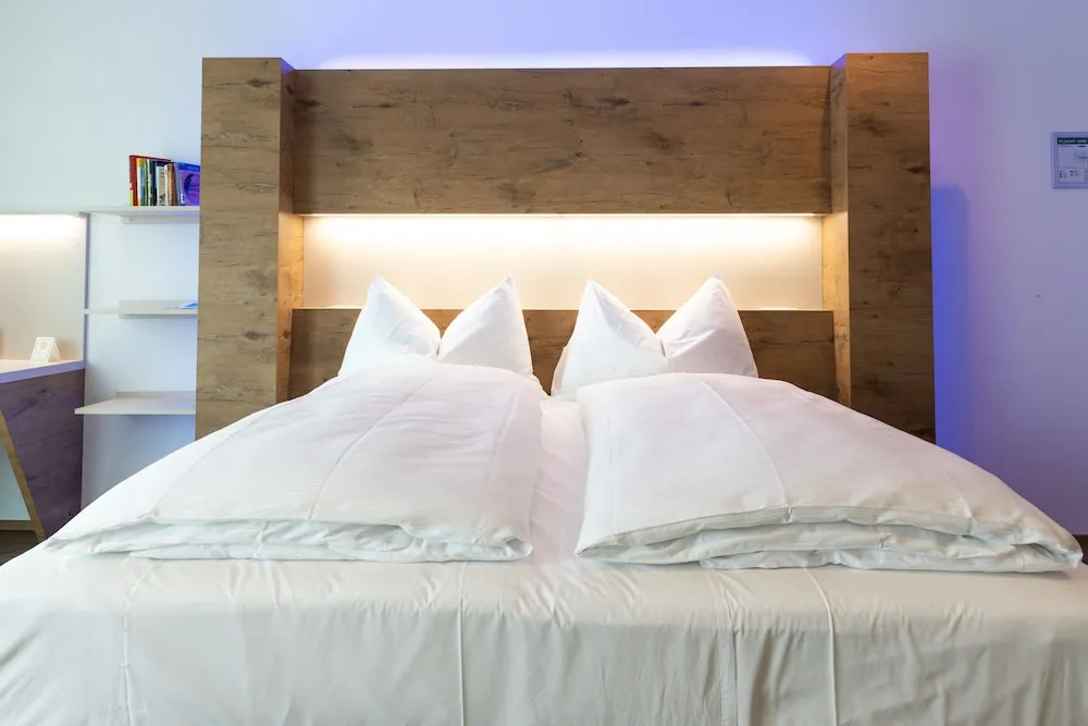 Jet Hotel Zurich Airport — 3