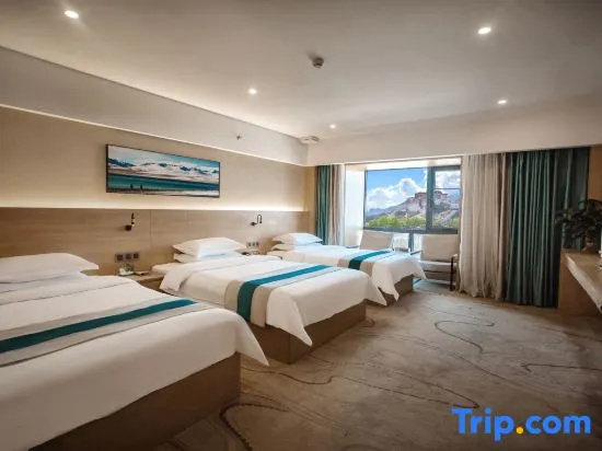 Standard Triple room with view