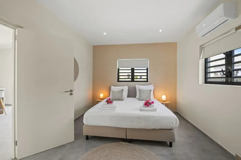 Infinity Blue villa with private pool at Mambo Beach — фото 4