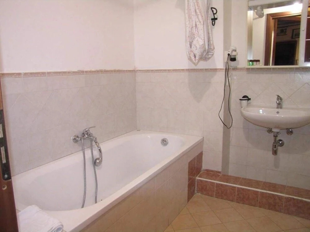 Standard Double room with balcony (full double bed)