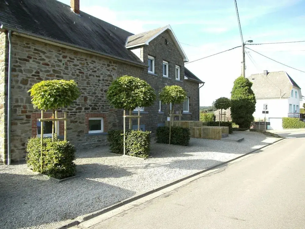 Apartment in Halenfeld-amel With Terrace