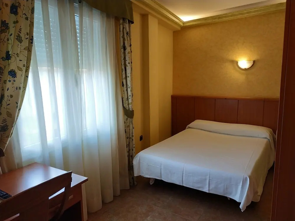 Hotel Real De Castilla - Chambres