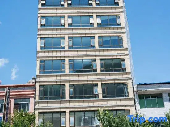 Lanfeng Hotel (Longnan Tanchang Guan'egou Bridge)