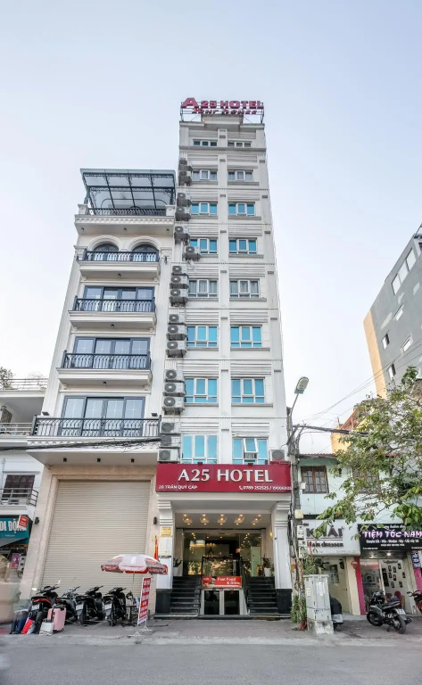 New Moon Hotel