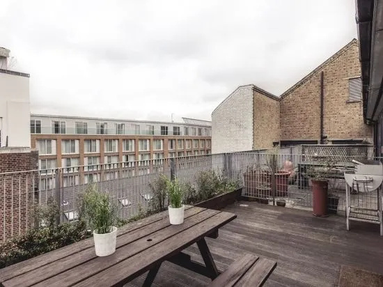 Long Lane Penthouse