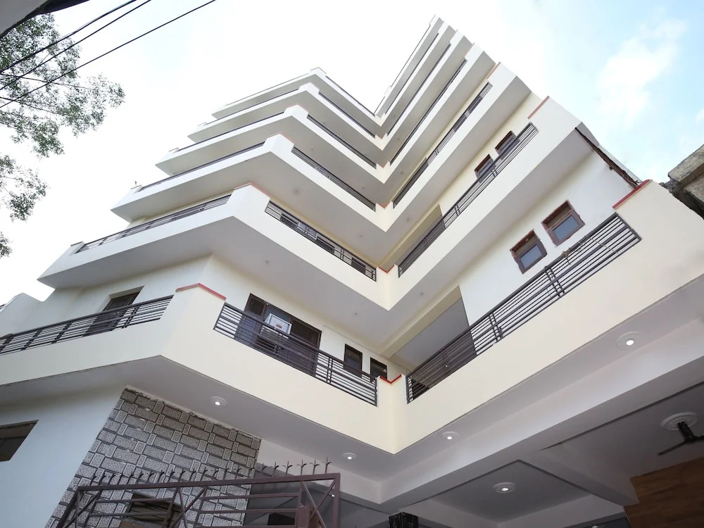 OYO 14823 Skyheights