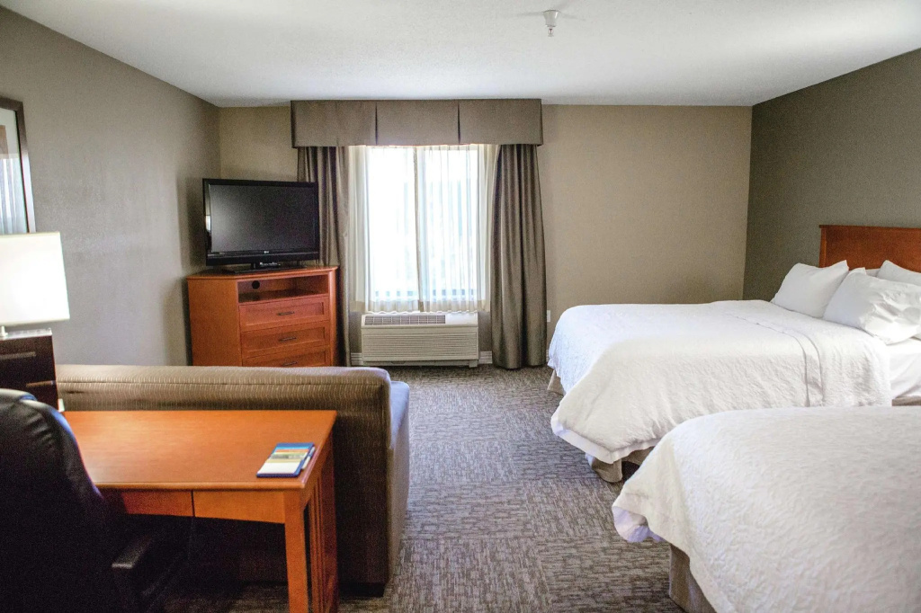 Quadruple Family Suite