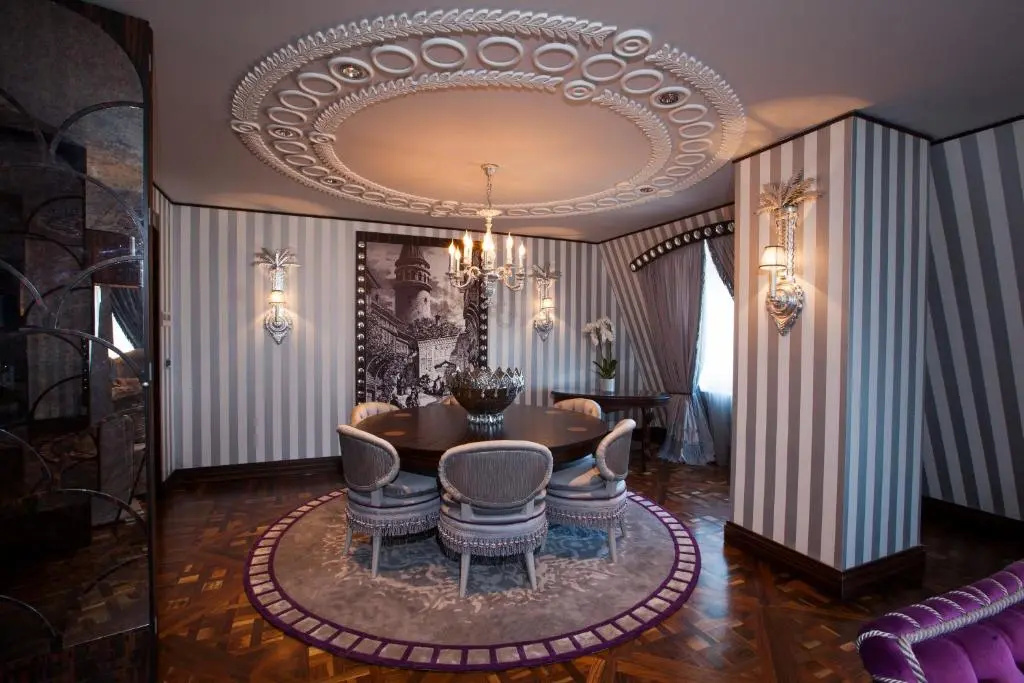 Двухместный люкс Presidential (двуспальная кровать) в Wyndham Grand Istanbul Kalamis Marina