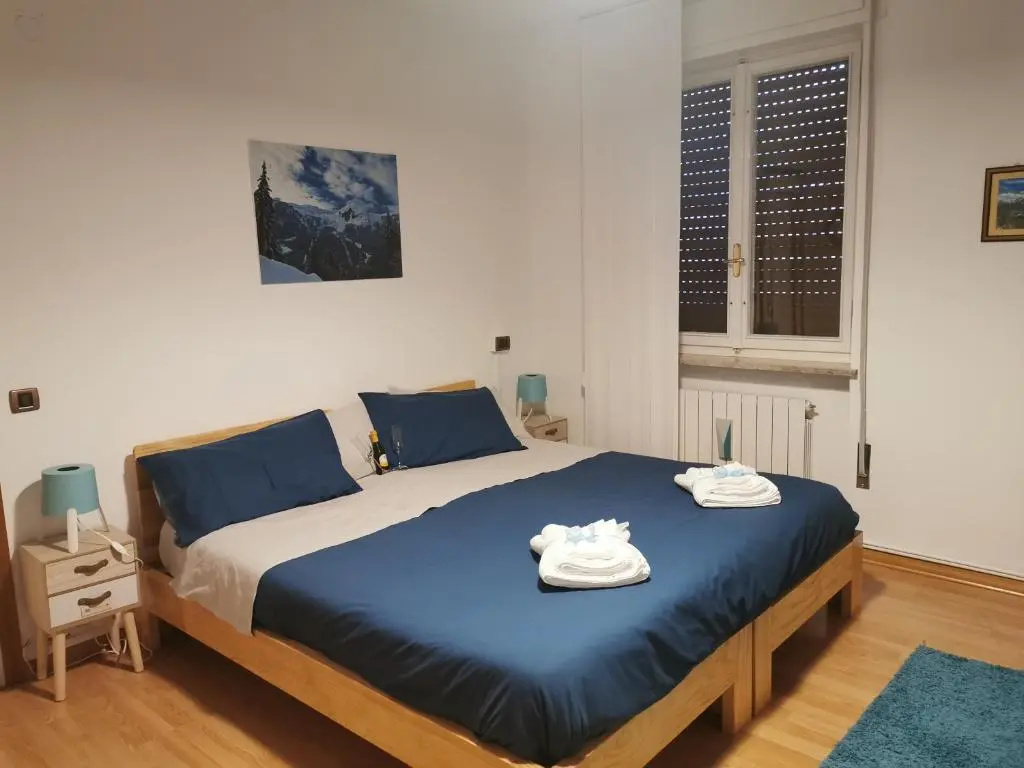 Standard Double room with mountain view (full double bed)