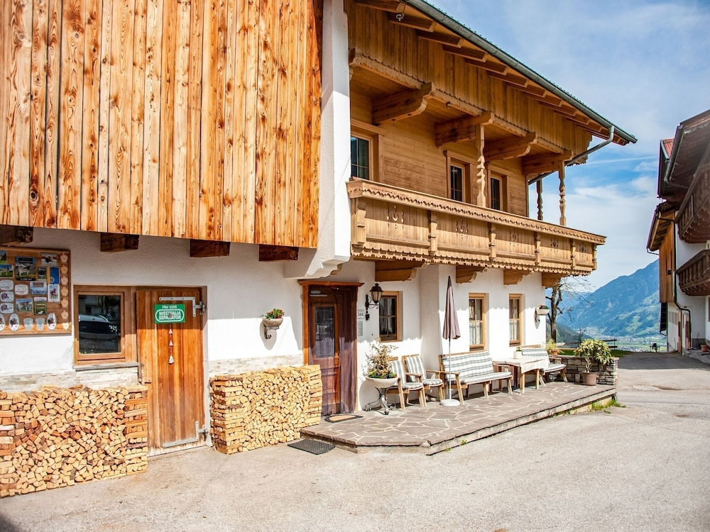 Apartment In Hainzenberg In A Ski Area