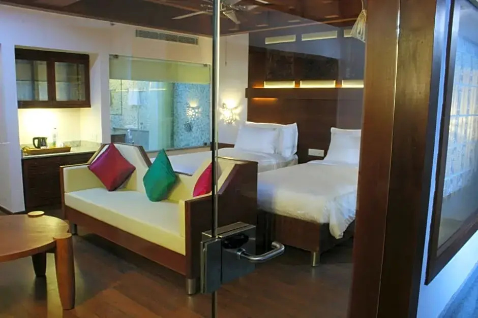 Deluxe Double room (full double bed)
