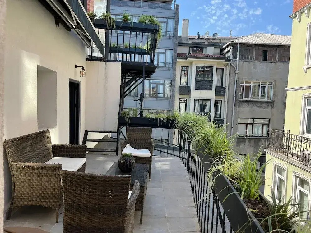 Costa Karakoy Hotel