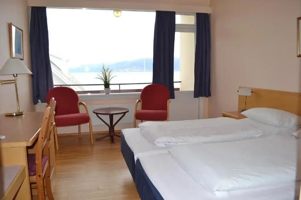 Standard Double room with balcony (full double bed)