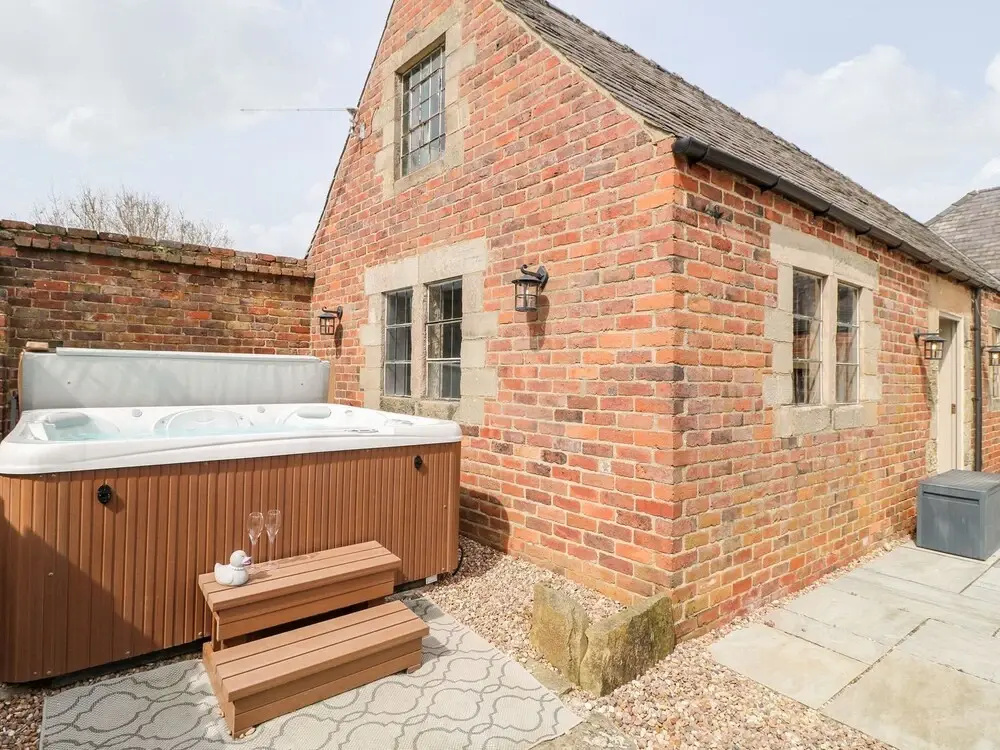 Hunters Lodge at Wildersley Farm