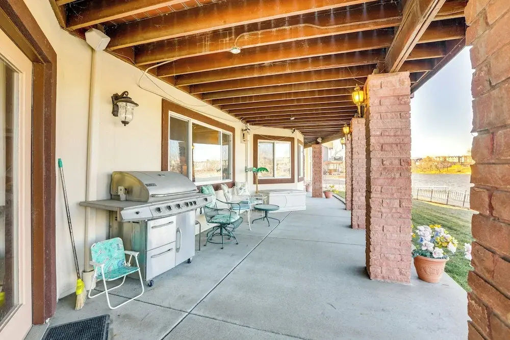 7 Mi to Dtwn Denver: Lakefront Gem w/ Dock!