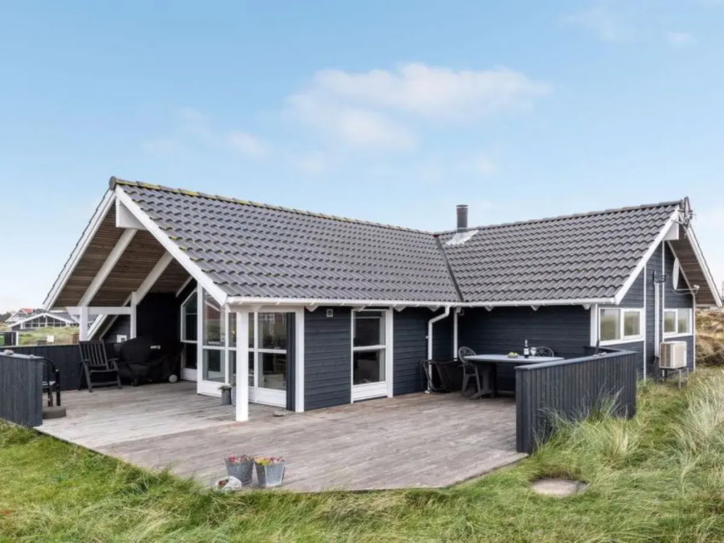 "Aase" - 550m from the sea in NW Jutland