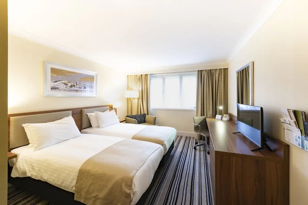Holiday Inn Cardiff - North M4 by IHG - Chambres