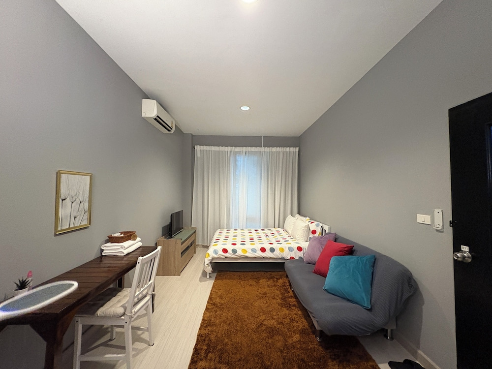 Economy room