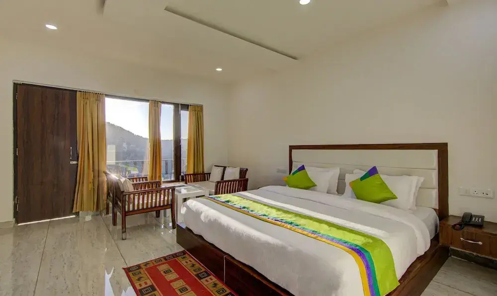 Deluxe room with balcony and with land view