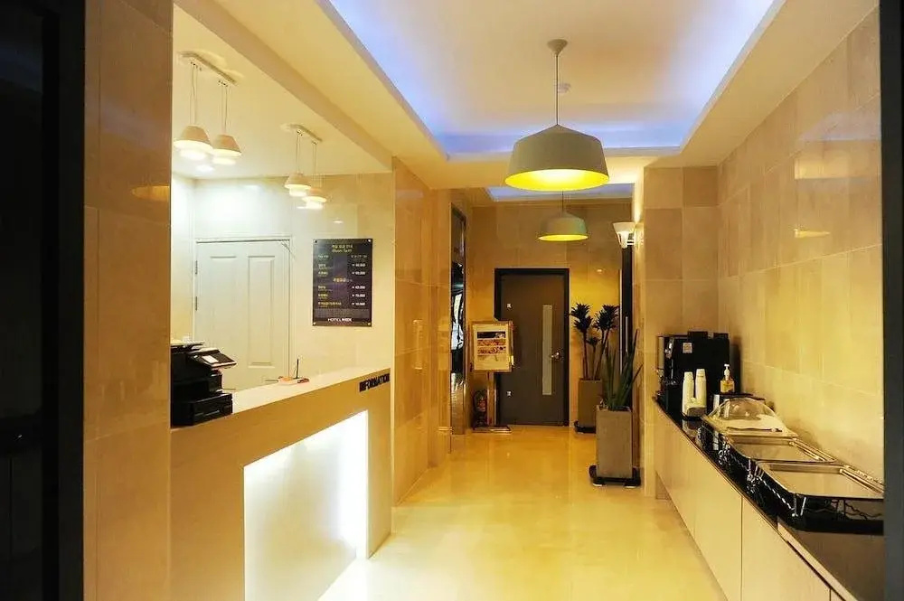 Hotel photo 12