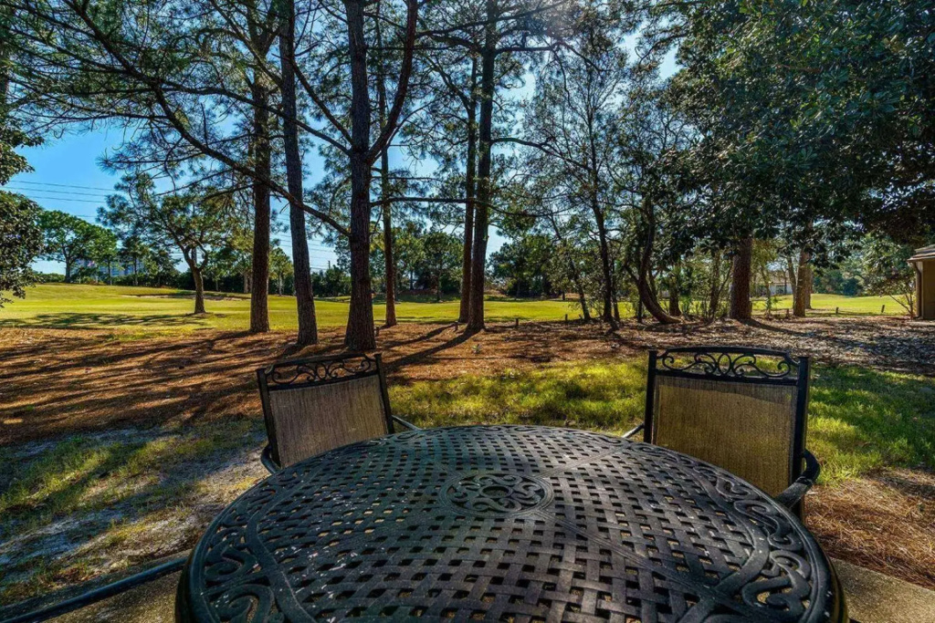 Augusta 552 - Sand Dollar Links
