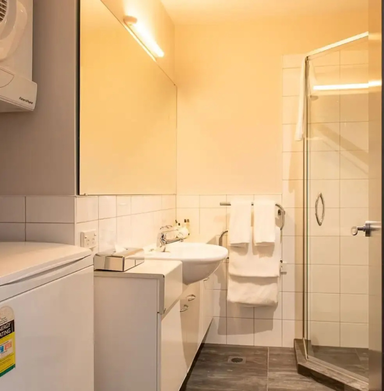 2 Bedrooms Suite with harbour view