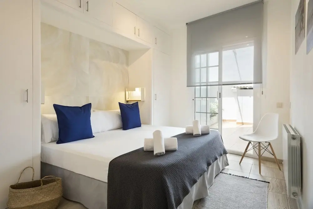 2 Bedrooms Luxury Apartment with sea view