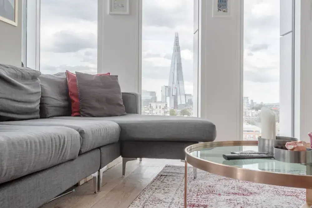 Modern 2 Bedroom Flat With a Stunning View