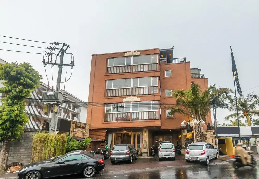 ZEN Rooms Raya Kuta 3