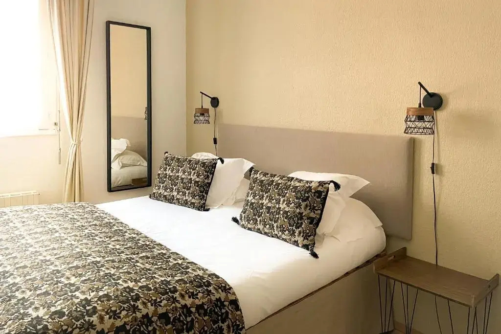 Classic Double room (full double bed)