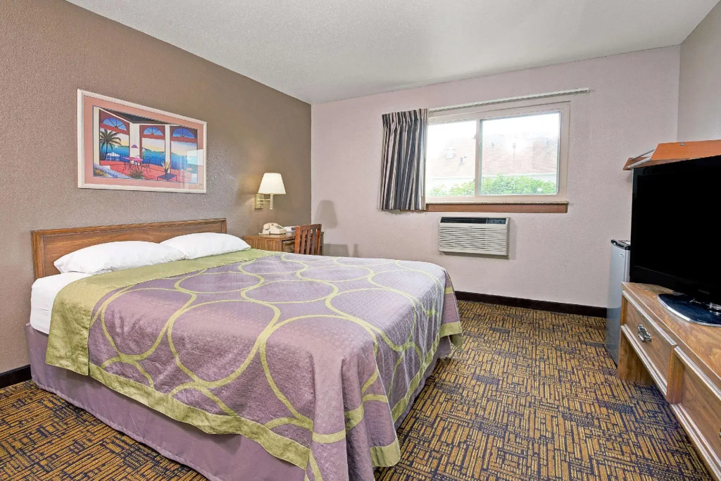 Standard Double room (full double bed)