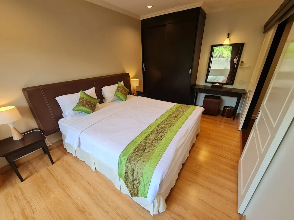 Люкс Superior с балконом в Grand Garden Hotel & Residence