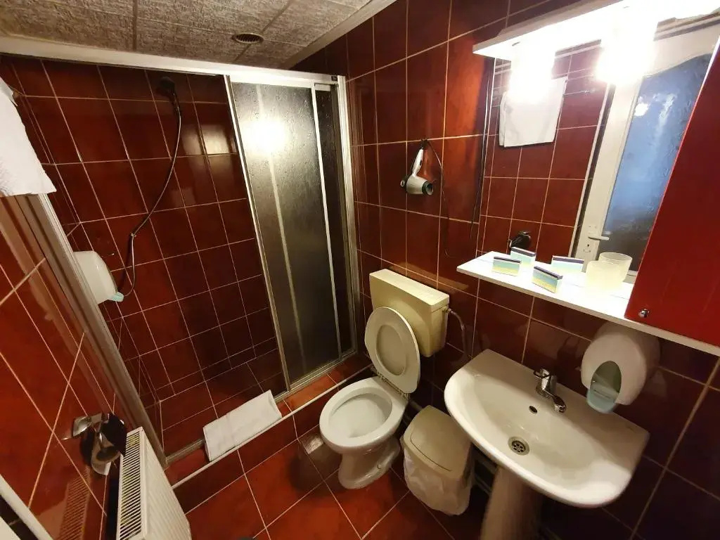 Standard Double room with balcony (full double bed)