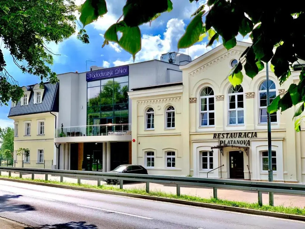 Nadodrzański Dwór