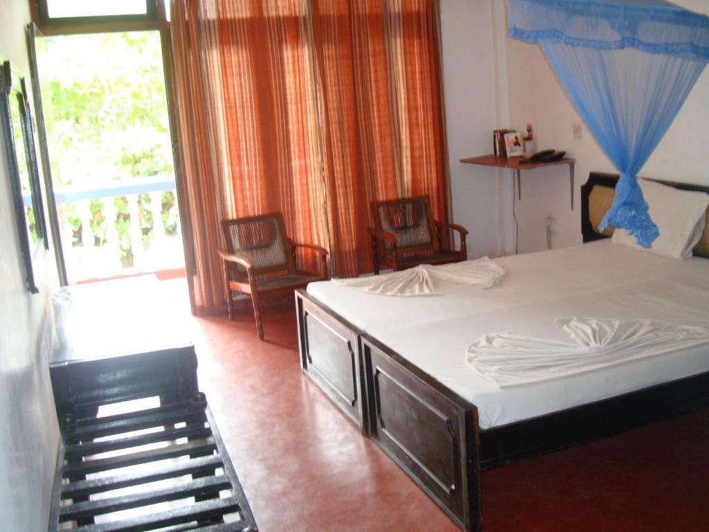 Topaz Beach Hotel