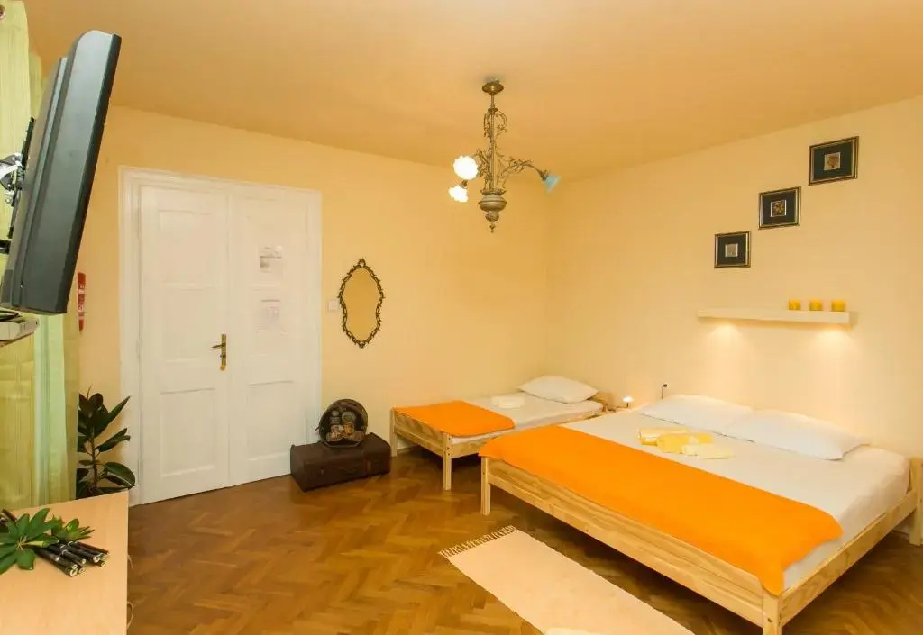 Standard Triple Basement room with sea view