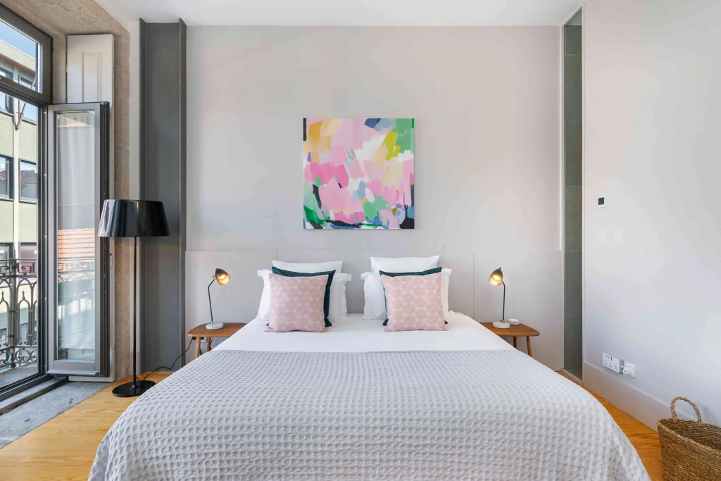 Suite with city view