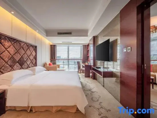 Classic Double Suite full double bed