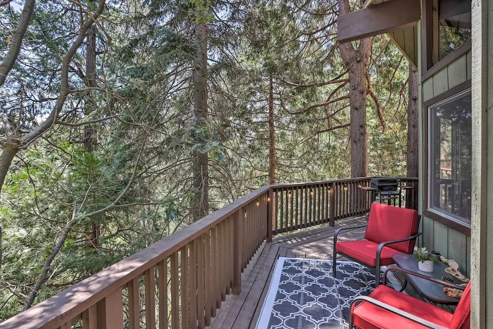 Lake Arrowhead Cabin w/ Mid-century Charm!
