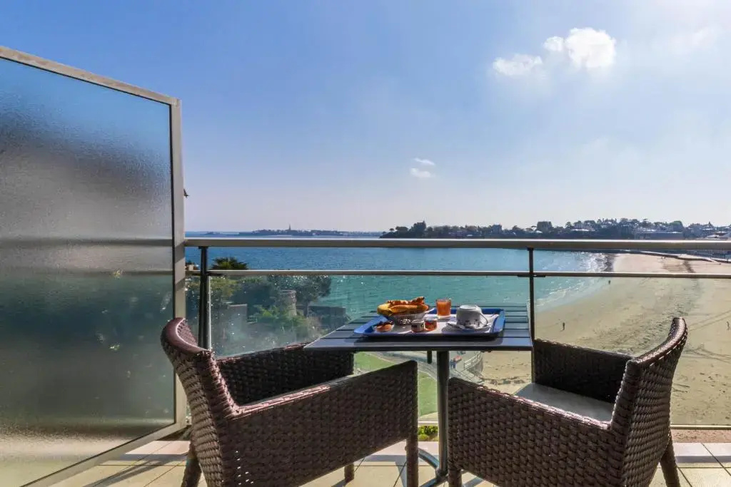 Superior Double room with sea view (full double bed)